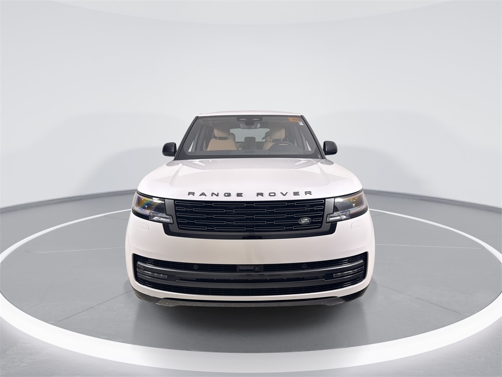 2025 Land Rover Range Rover SE photo 3