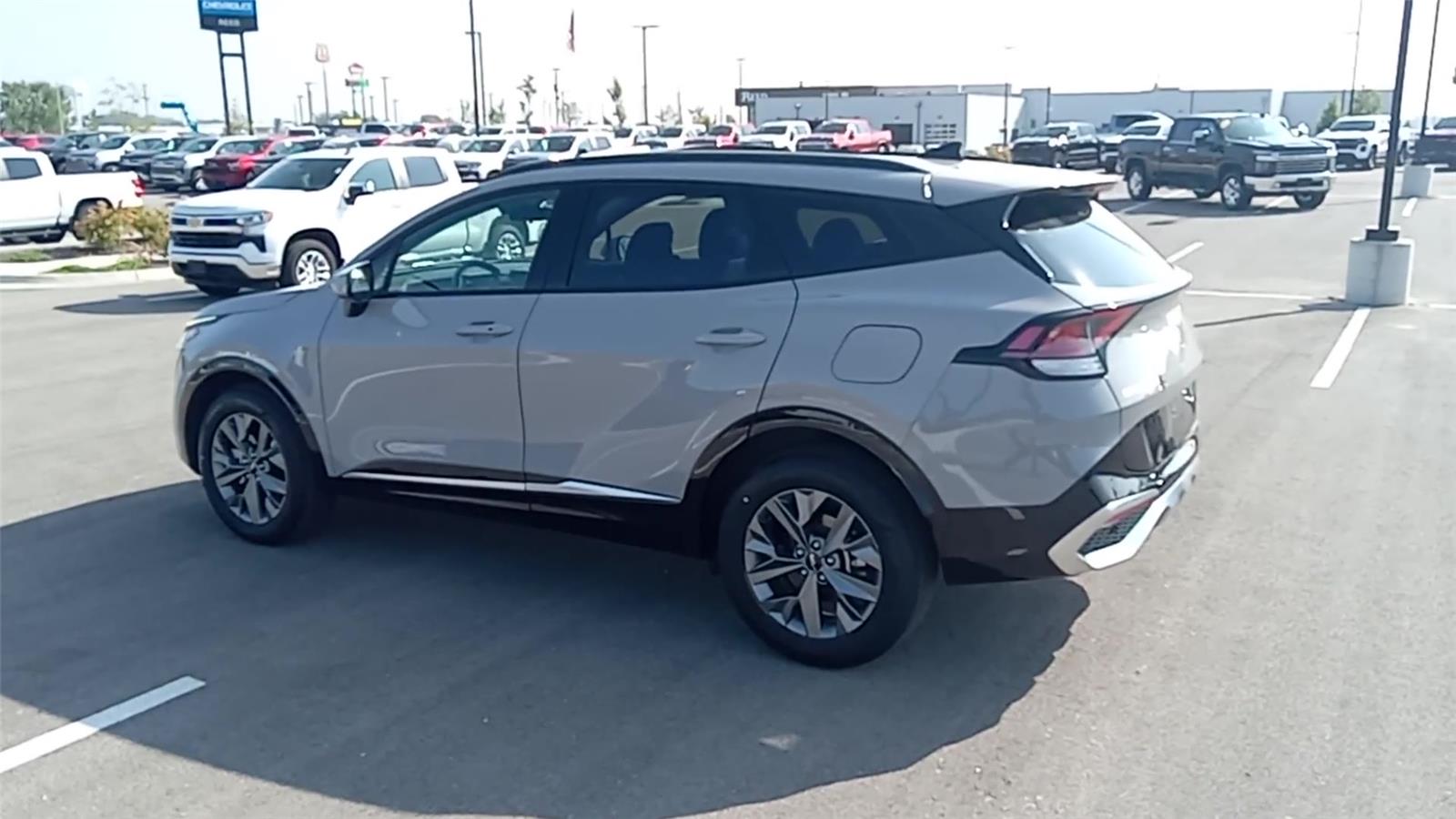 2023 Kia Sportage SX photo 4
