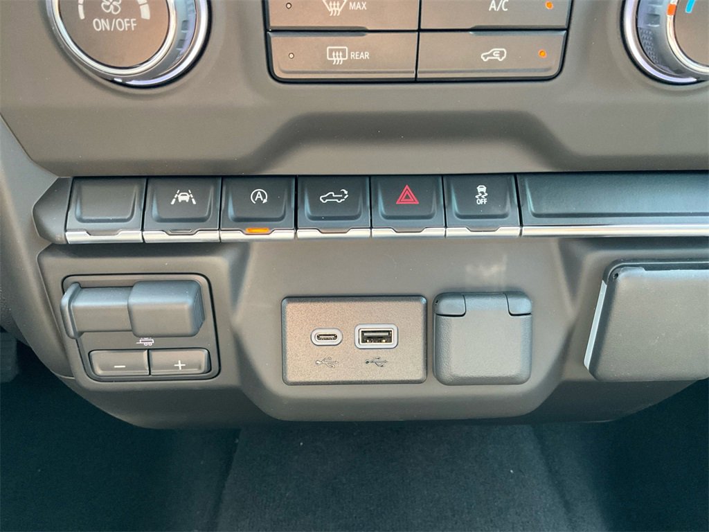 2025 Chevrolet Silverado 1500 Custom photo 27