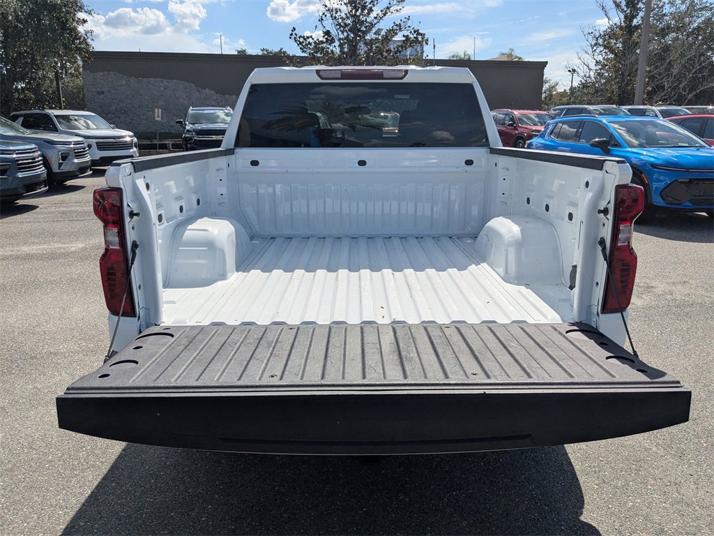 2025 Chevrolet Silverado 1500 LT photo 4