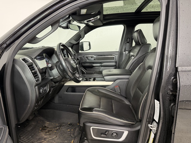 2019 Ram 1500 Laramie photo 2