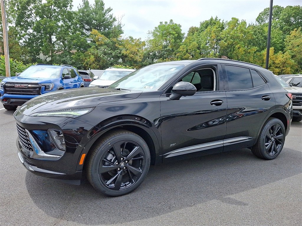 2025 Buick Envision Sport Touring photo 2