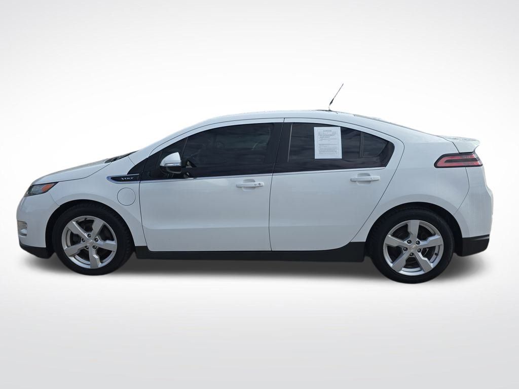Used 2013 Chevrolet Volt Base with VIN 1G1RA6E44DU143298 for sale in Traverse City, MI