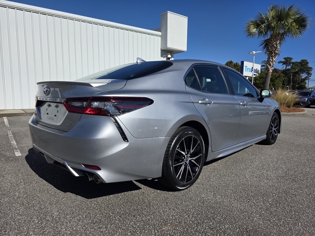 2022 Toyota Camry SE photo 4