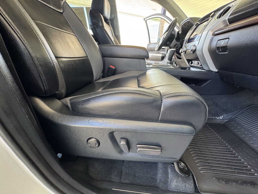 2018 Toyota Tundra Limited photo 32