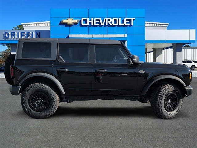 2023 Ford Bronco Black Diamond photo 2