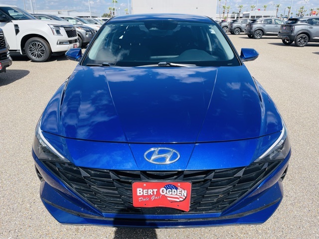 2023 Hyundai Elantra SEL photo 2