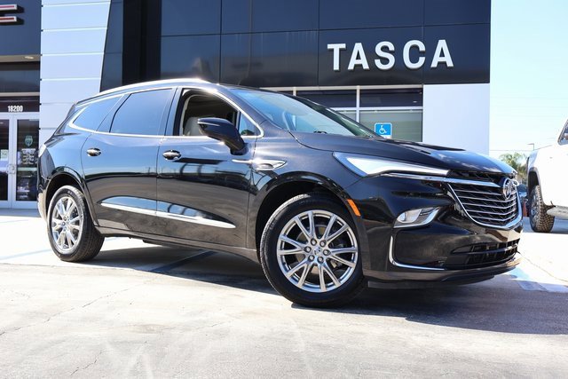 2023 Buick Enclave Essence's photo