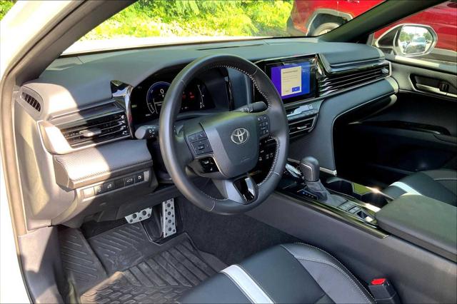 2025 Toyota Camry SE photo 15