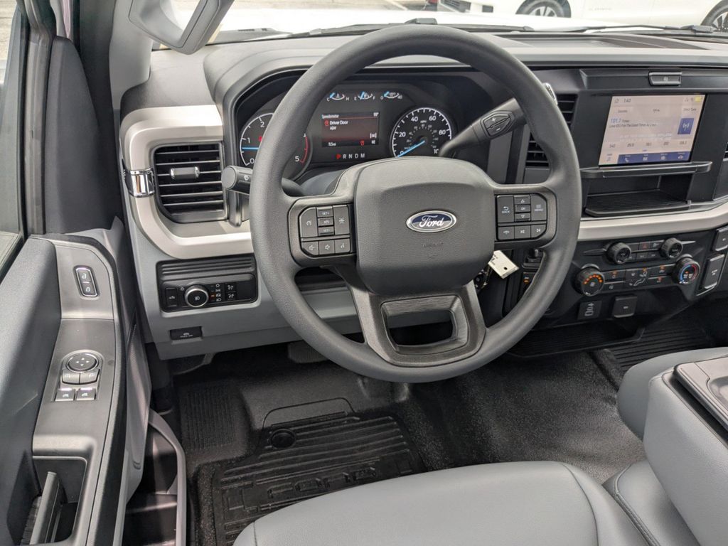 2025 Ford F-550 XL photo 13