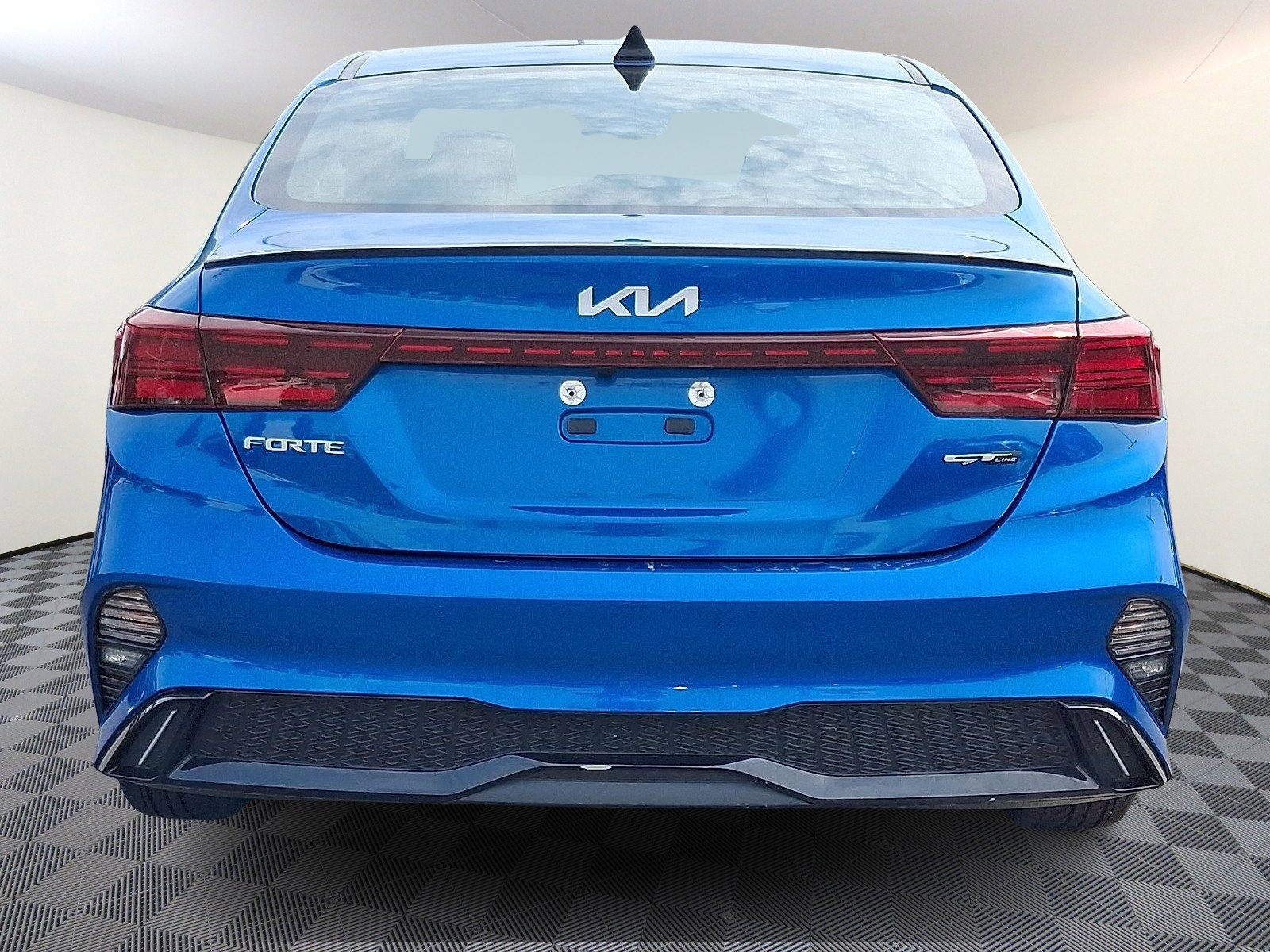 2022 Kia Forte GT-Line photo 4