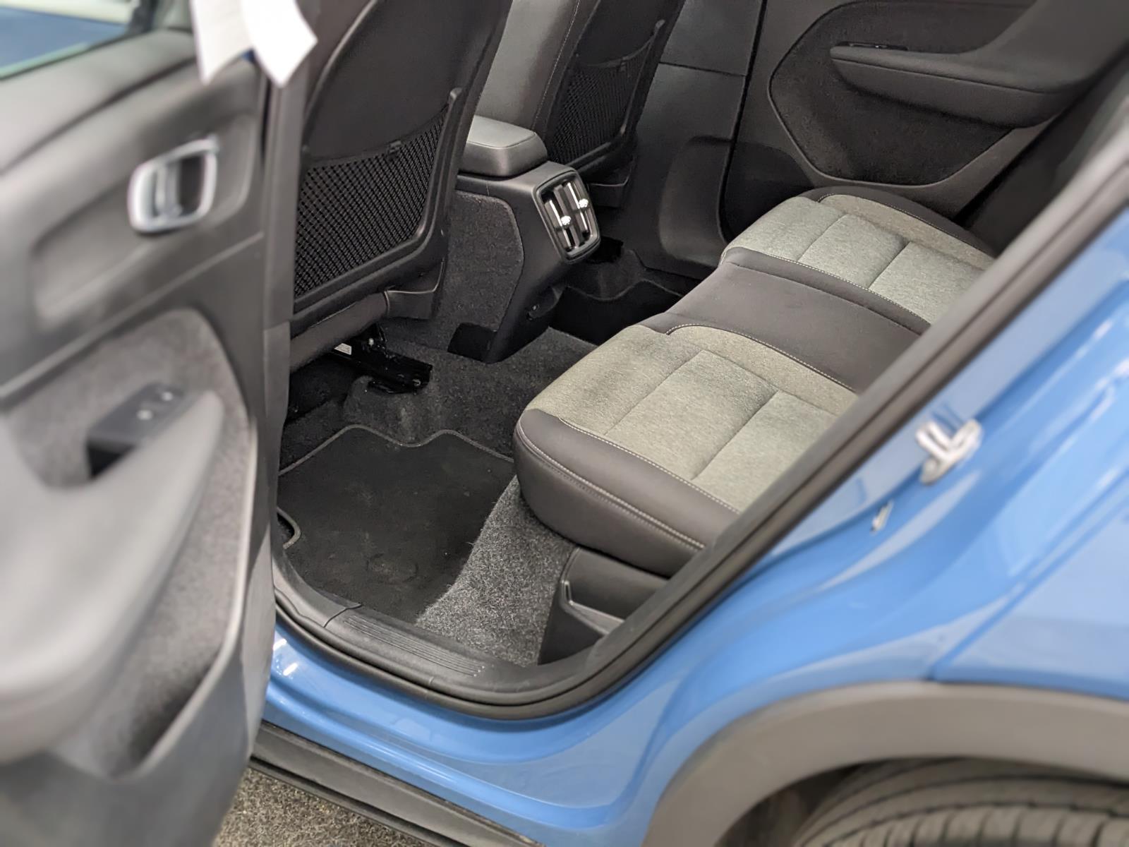 2024 Volvo XC40 Core photo 23