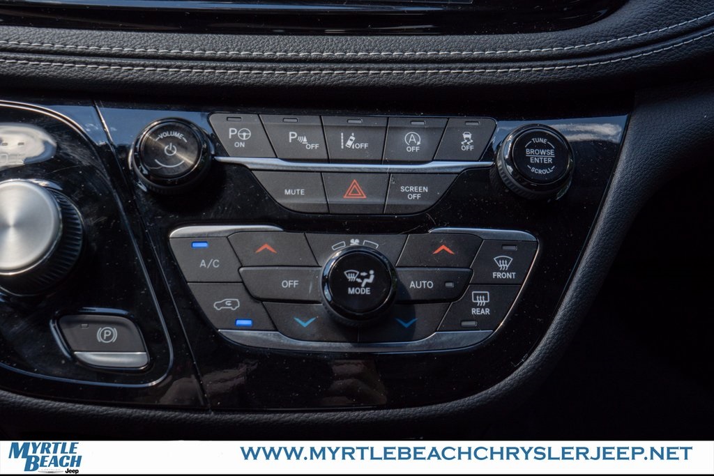 2025 Chrysler Pacifica photo 21