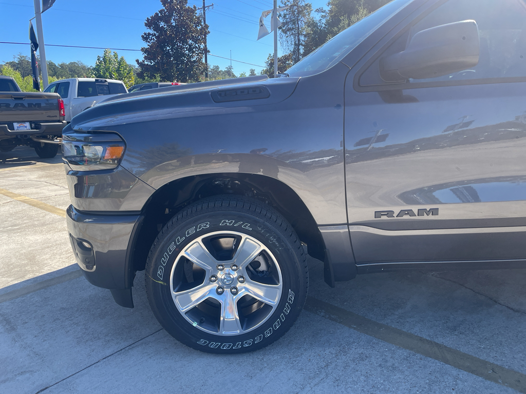 2026 Ram 1500 Express photo 3