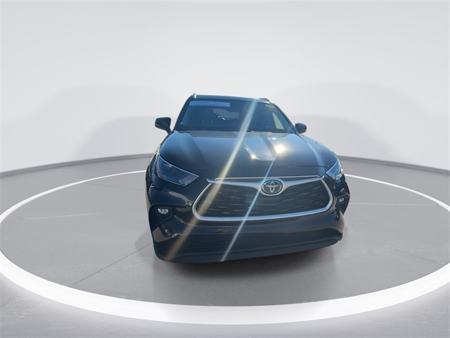 2024 Toyota Highlander Hybrid XLE photo 3