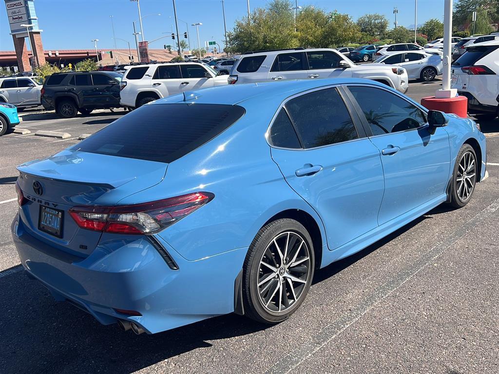 2023 Toyota Camry SE photo 3