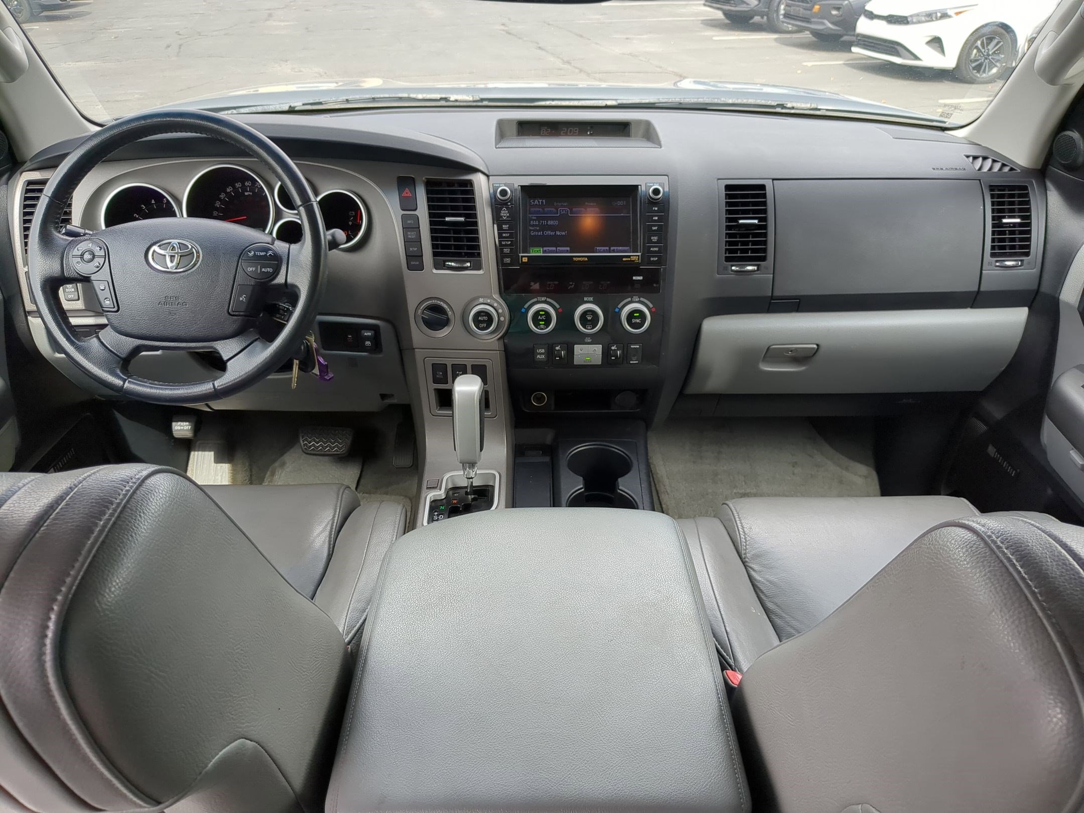 2010 Toyota Sequoia photo 23
