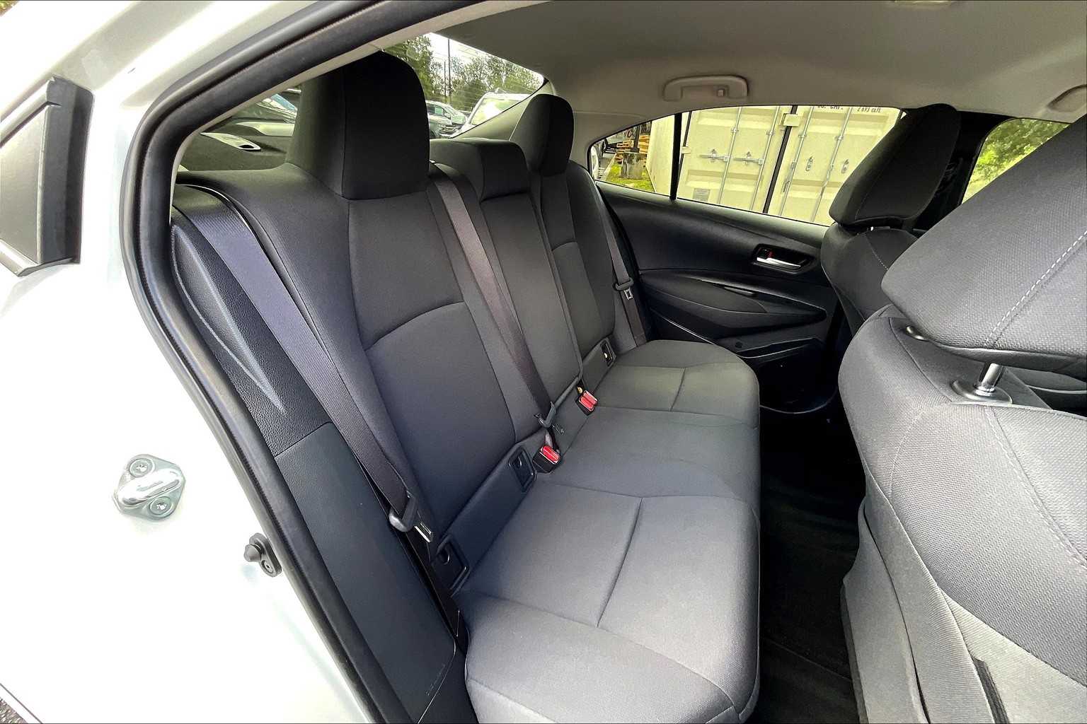 2021 Toyota Corolla Hybrid LE photo 25