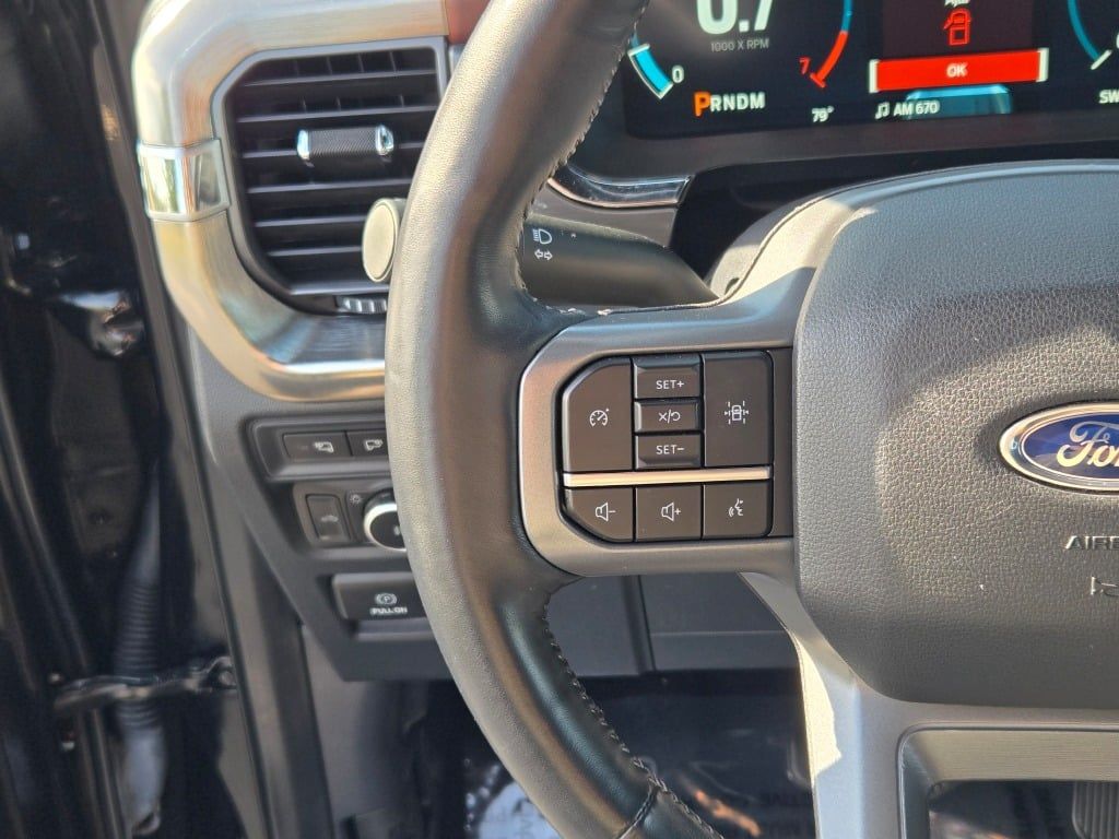 2021 Ford F-150 Lariat photo 32