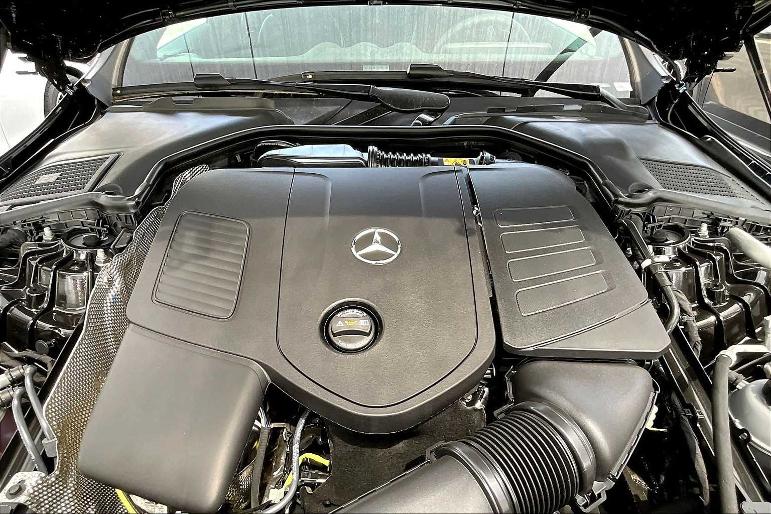 2025 Mercedes Benz C 300 photo 18