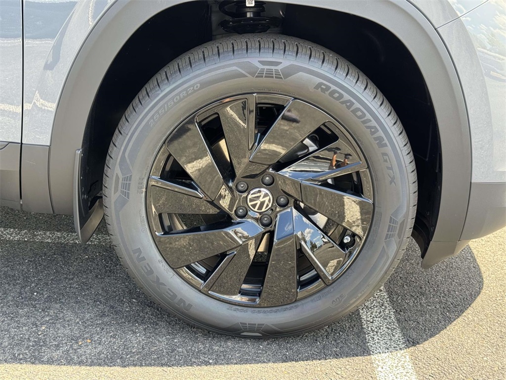2026 Volkswagen Atlas Cross Sport SE Technology photo 9
