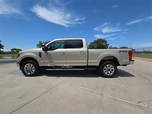 2018 Ford F-250 Lariat photo 2