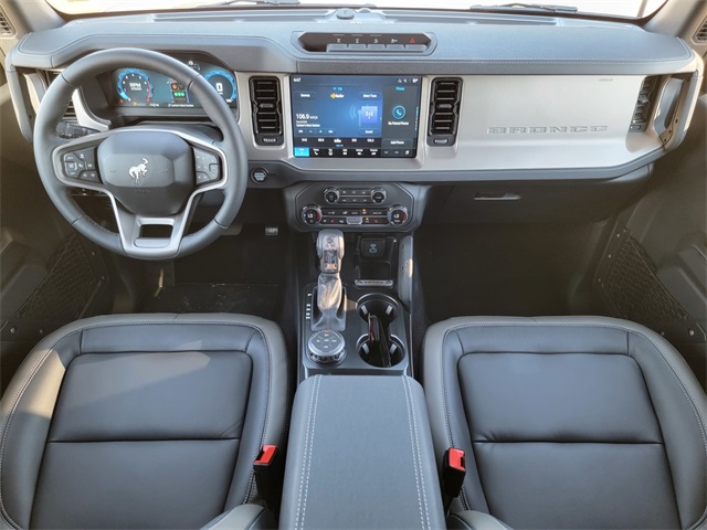 2025 Ford Bronco Outer Banks photo 18