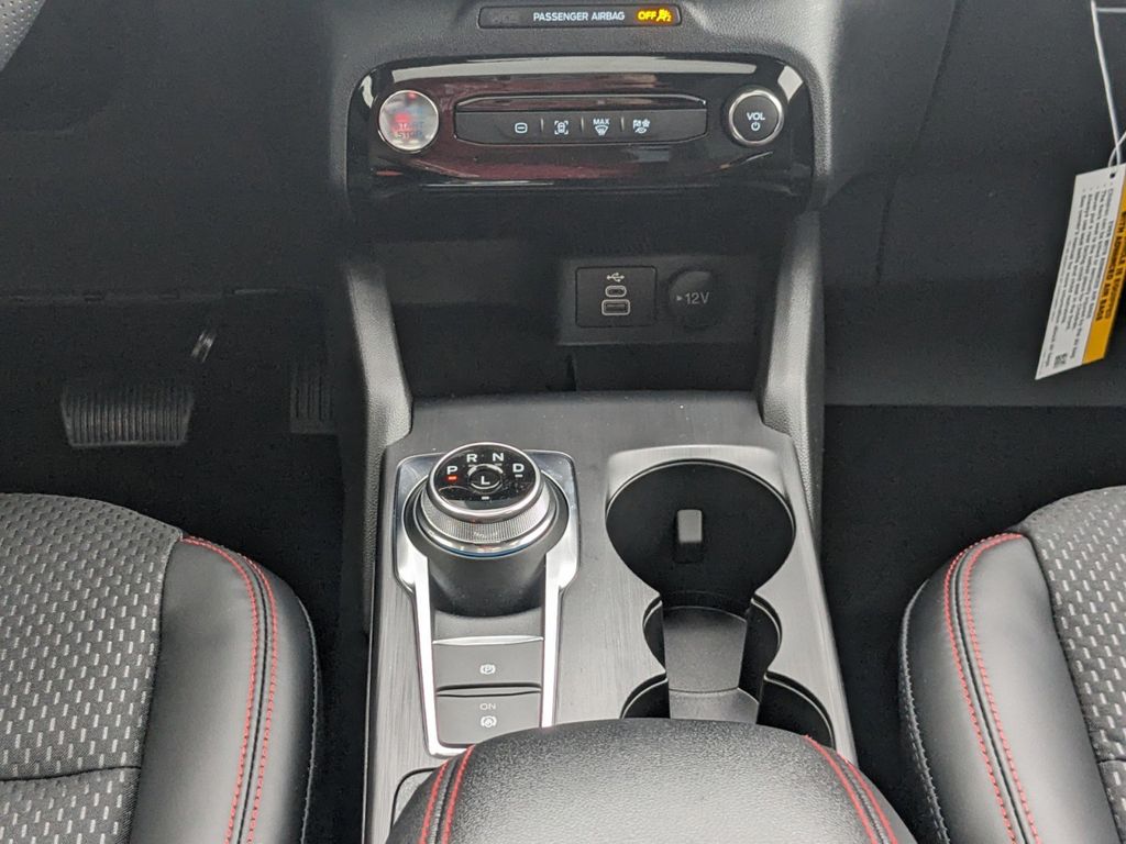 2025 Ford Escape ST-Line photo 16