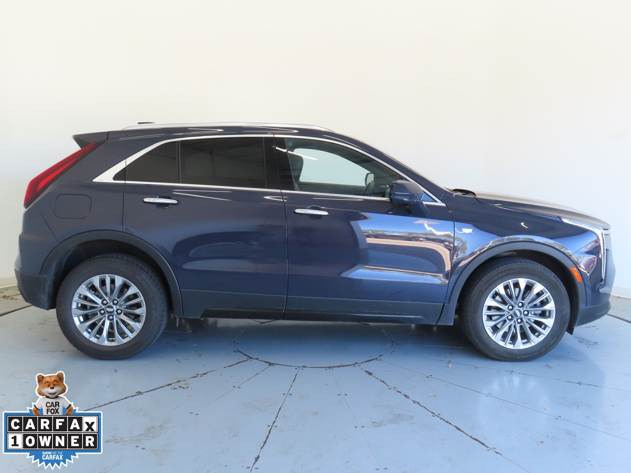 2024 Cadillac XT4 Premium Luxury photo 2