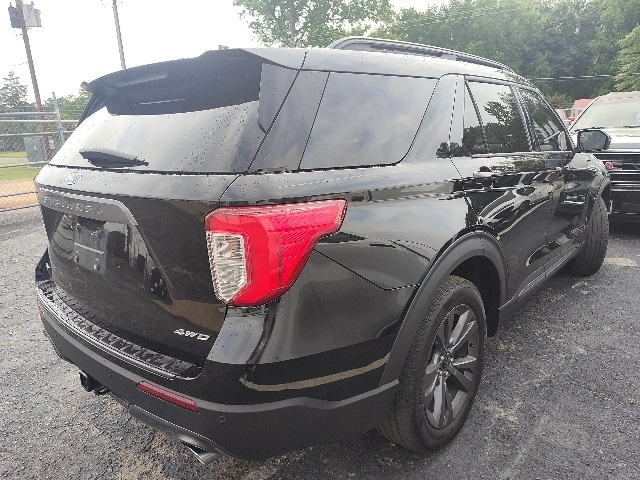 2023 Ford Explorer XLT photo 3
