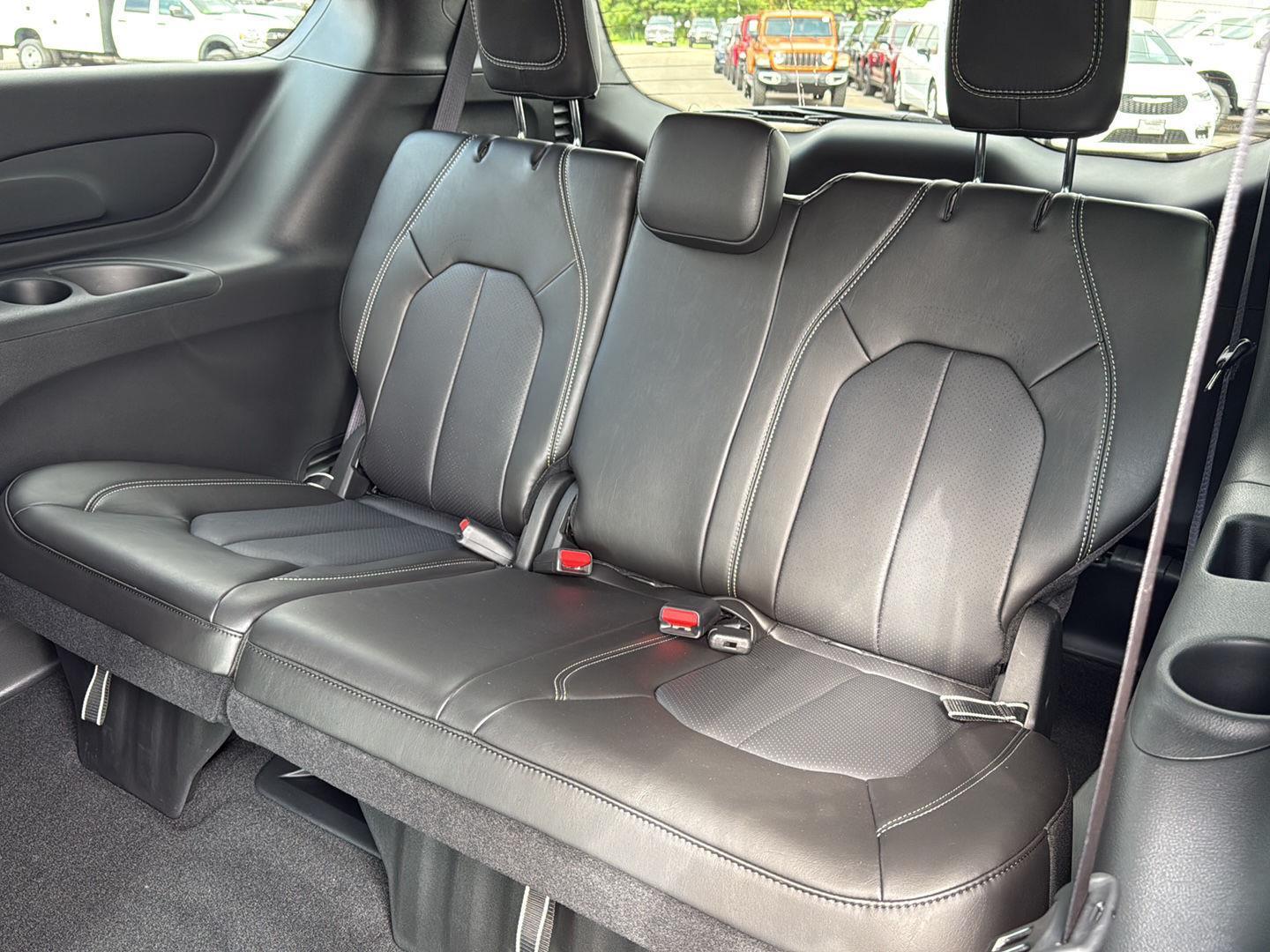 2026 Chrysler Pacifica photo 11
