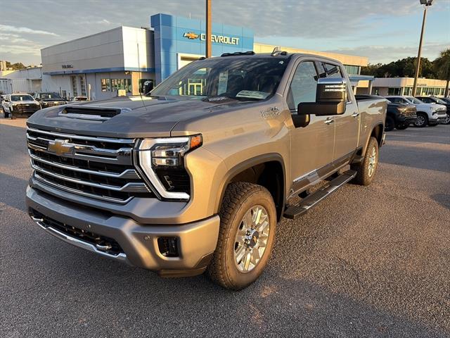 2025 Chevrolet Silverado 2500HD High Country photo 3