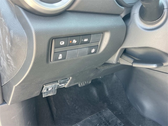 2025 Nissan Versa S photo 21