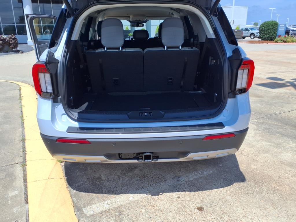 2025 Ford Explorer photo 17