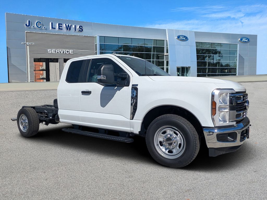 2025 Ford F-350 Base's photo