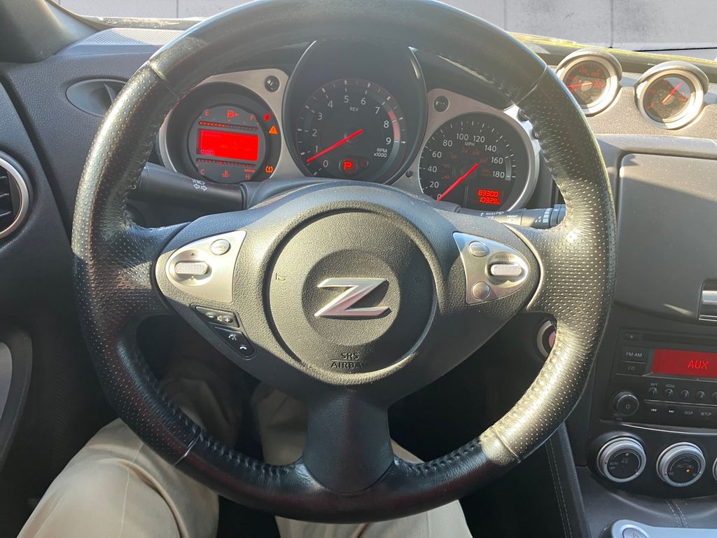 2017 Nissan 370Z Base photo 8