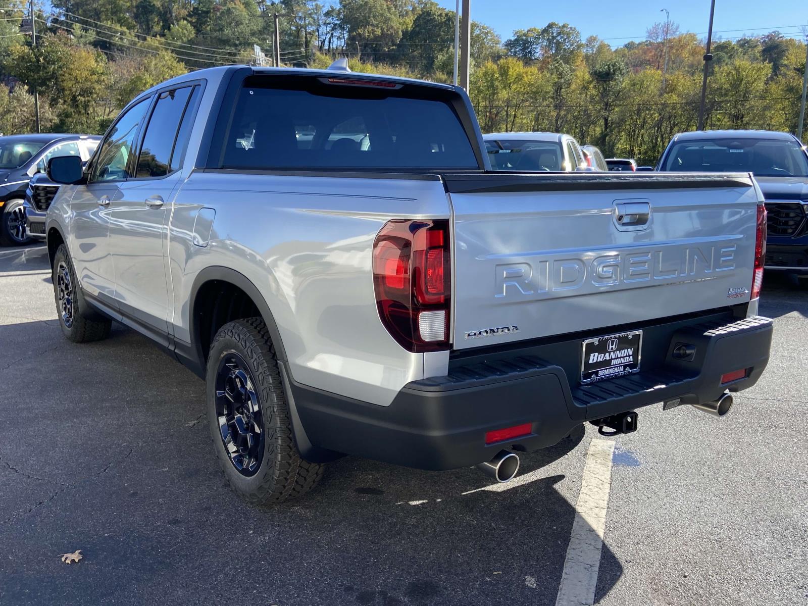 2025 Honda Ridgeline Sport photo 2