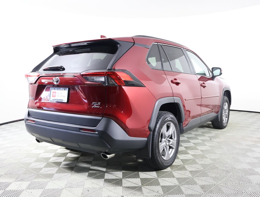 2024 Toyota RAV4 XLE photo 5