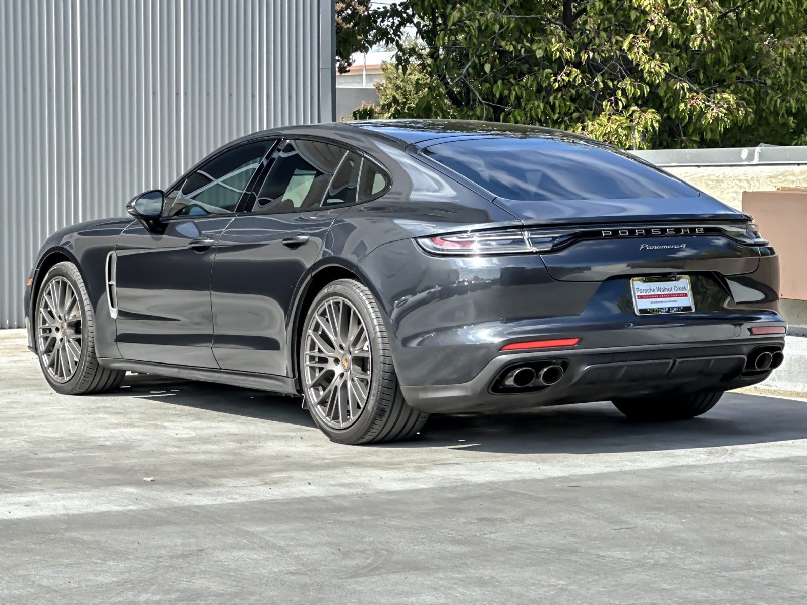 2022 Porsche Panamera 4 Platinum photo 3