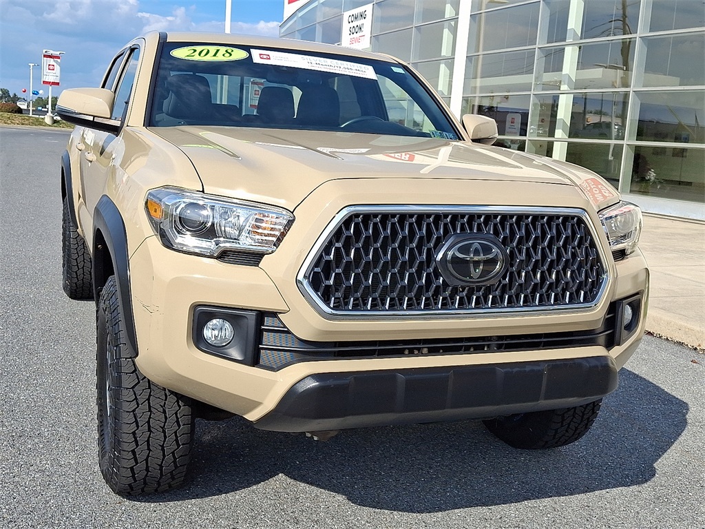 2018 Toyota Tacoma TRD Off-Road photo 2