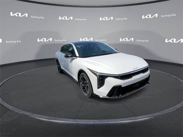 2025 Kia K4 GT-Line photo 3