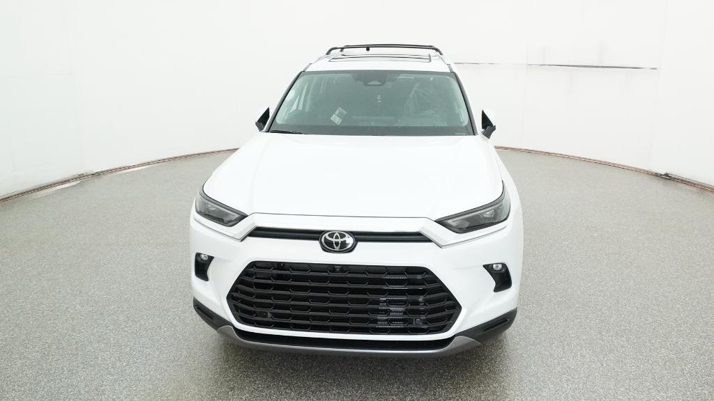2026 Toyota Grand Highlander Platinum AWD photo 2