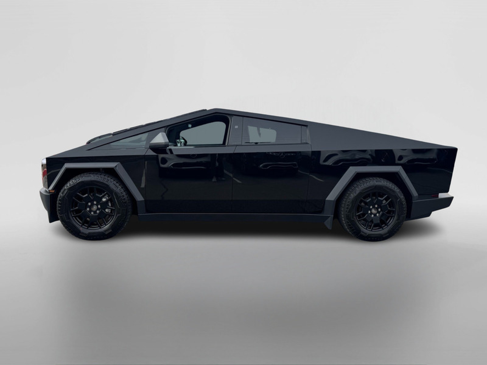 Used 2024 Tesla Cybertruck Base with VIN 7G2CEHED8RA027786 for sale in Northfield, Minnesota