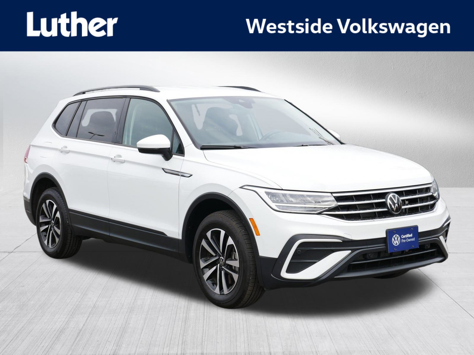 2024 Volkswagen Tiguan S's photo