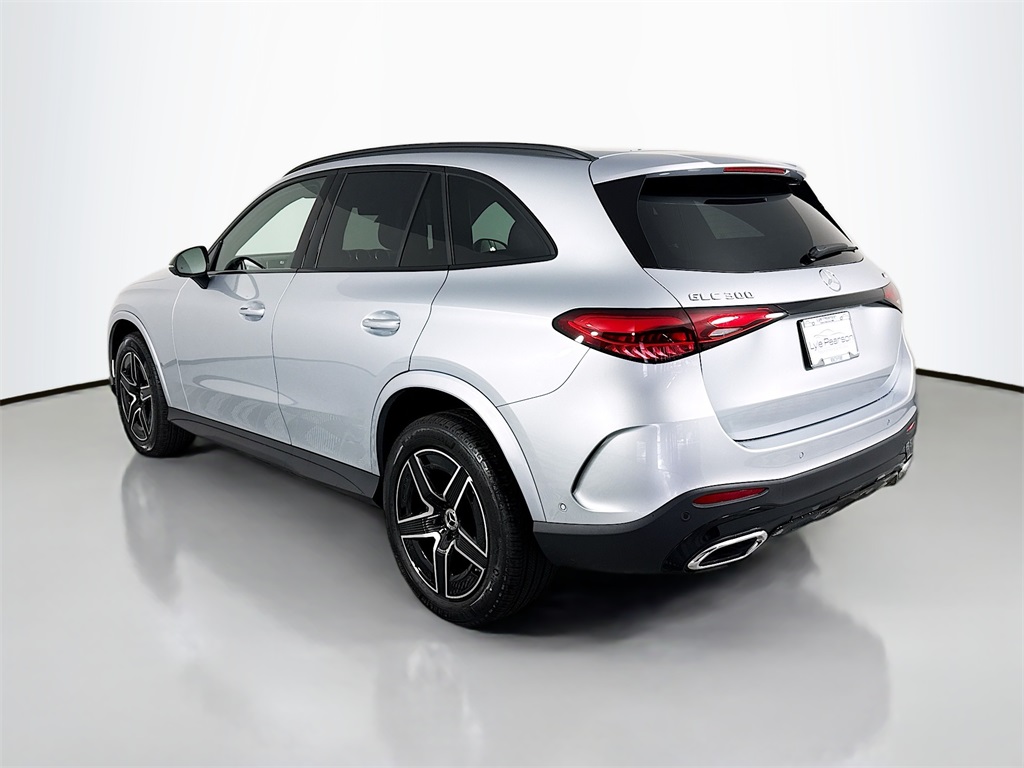 2026 Mercedes Benz GLC 300 4MATIC photo 3
