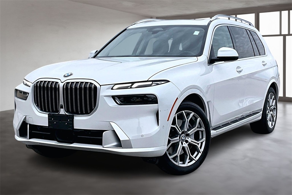 2025 BMW X7 40i's photo