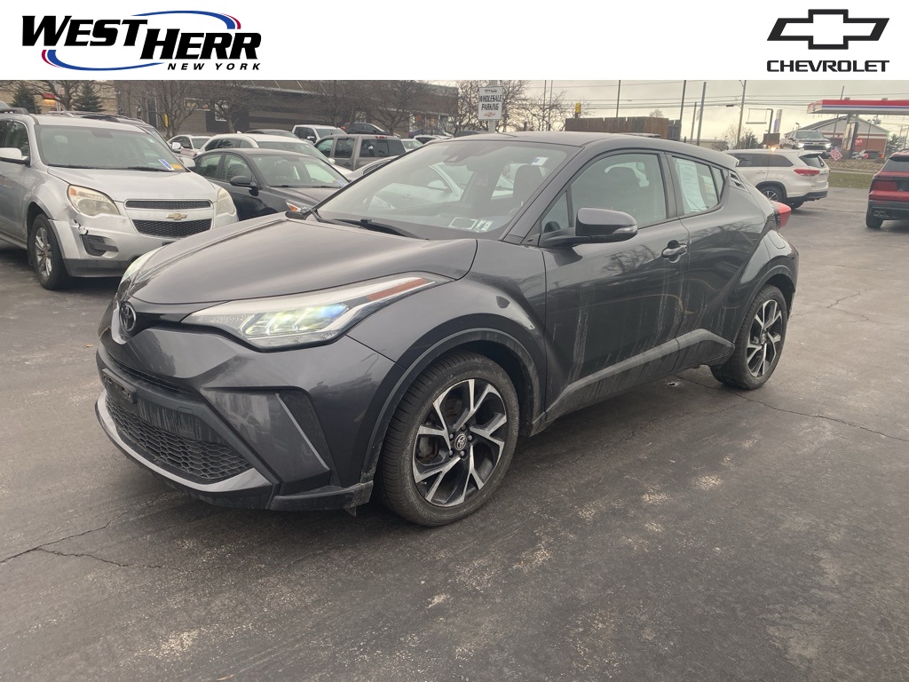 2020 Toyota C-HR XLE's photo