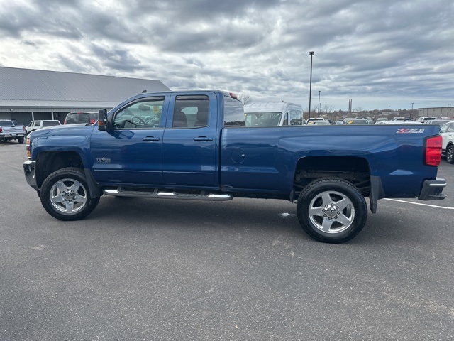 2016 Chevrolet Silverado 3500HD LT photo 4