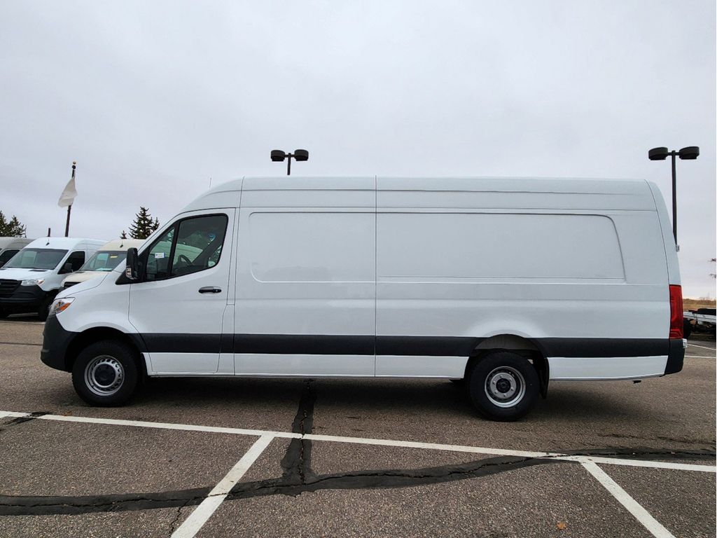 New 2024 MercedesBenz Sprinter 3500 XD 3500XD High Roof 4Cyl Diesel