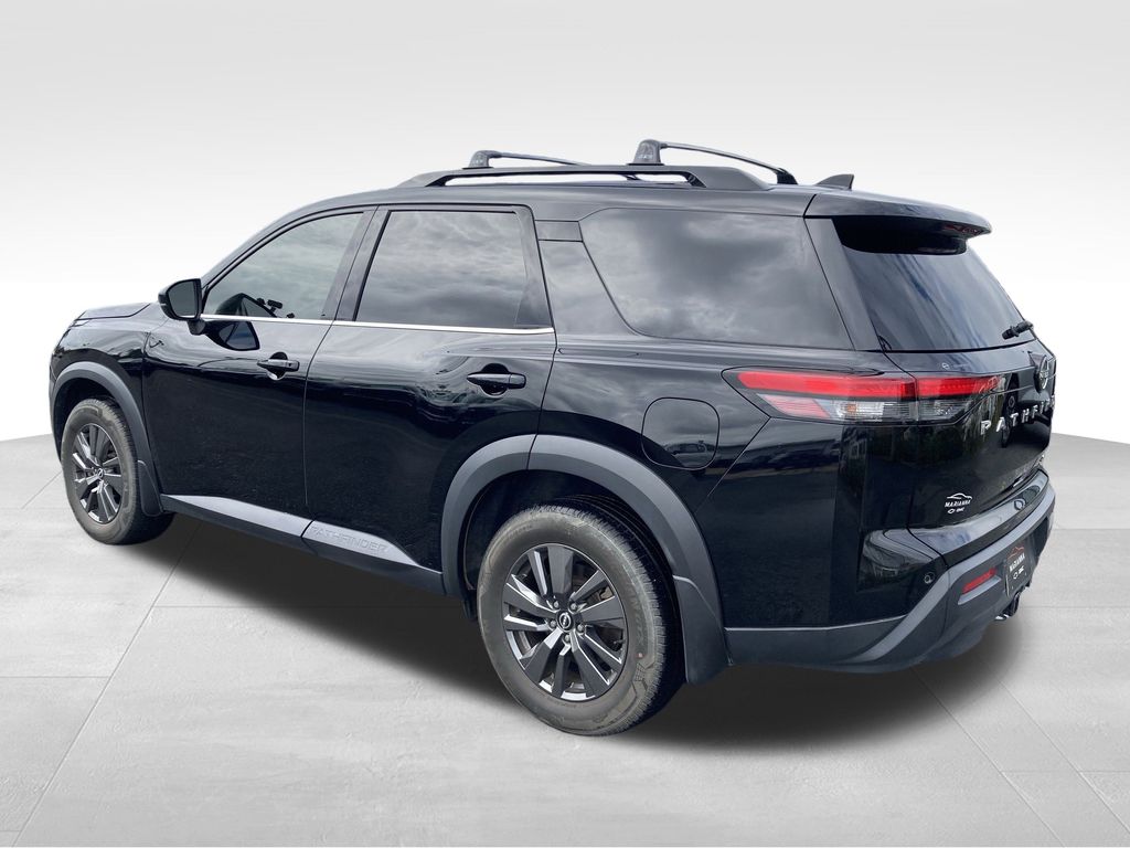 2022 Nissan Pathfinder SV photo 4